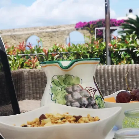 Rosalia Oda ve Kahvaltı 4*