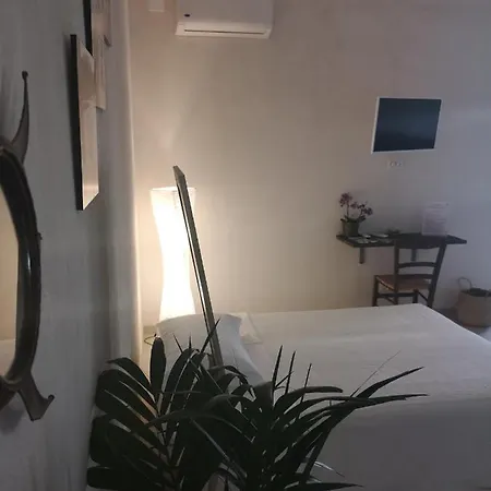 Rosalia Oda ve Kahvaltı