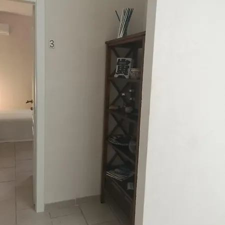 Rosalia Oda ve Kahvaltı