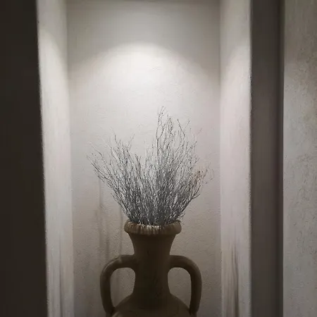 Rosalia Oda ve Kahvaltı