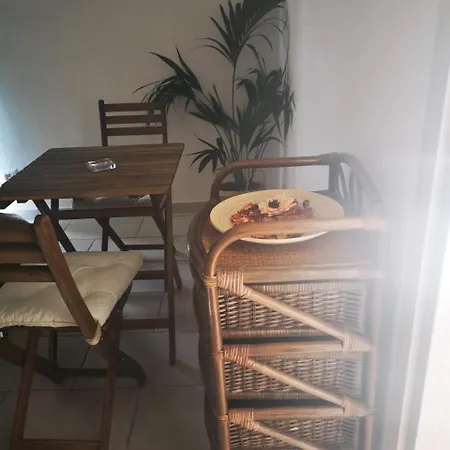 Rosalia Oda ve Kahvaltı