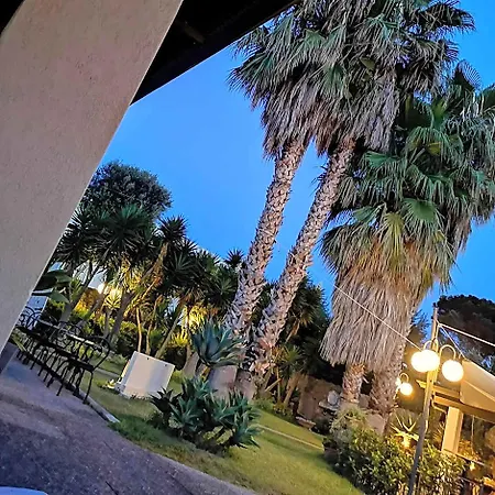 فندق مبيت وإفطار Rosalia 4*